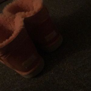 Uggs peach color size 9